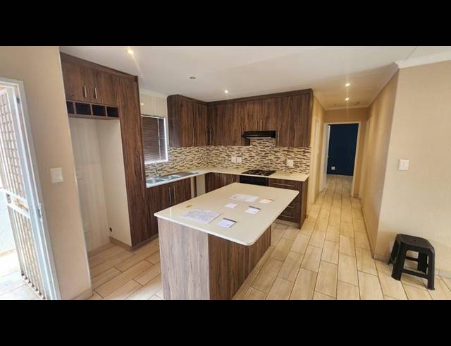 2 BEDROOM TOWNHOUSE FOR SALE IN LIEFDE EN VREDE